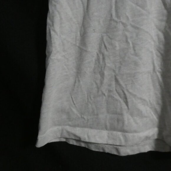 MOSSIMO SUPPLY CO | large | Short Sleeve V-Neck Tee / T-Shirt | GUC - Picture 6 of 12